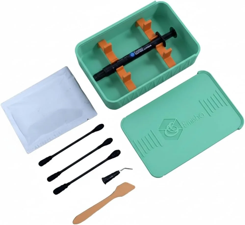 Kit completo Emisha Liquid Ultra con estuche verde menta, jeringa de metal líquido, tres aplicadores, espátula y toallita